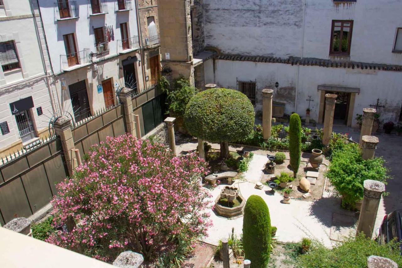 Apartamentos Tres Llaves Palacio De Vela De Los Cobos Úbeda Zewnętrze zdjęcie