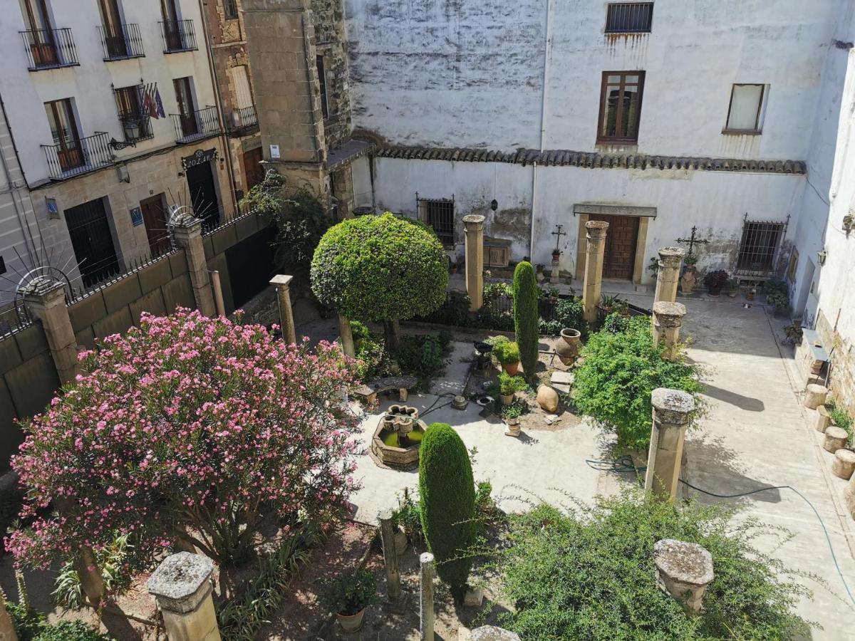 Apartamentos Tres Llaves Palacio De Vela De Los Cobos Úbeda Zewnętrze zdjęcie